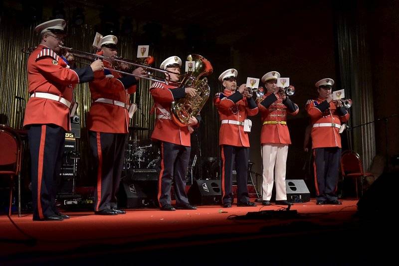Premiéra The Parliament Of Souls na Žofíně: Pódium patřilo Celeste Buckingham, Ondřeji Rumlovi i Justinu Lavashovi