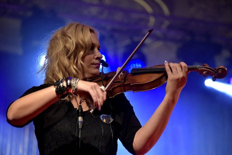 Premiéra The Parliament Of Souls na Žofíně: Pódium patřilo Celeste Buckingham, Ondřeji Rumlovi i Justinu Lavashovi