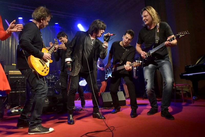 Premiéra The Parliament Of Souls na Žofíně: Pódium patřilo Celeste Buckingham, Ondřeji Rumlovi i Justinu Lavashovi