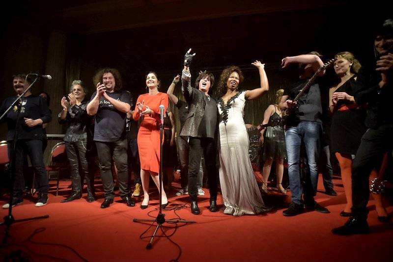 Premiéra The Parliament Of Souls na Žofíně: Pódium patřilo Celeste Buckingham, Ondřeji Rumlovi i Justinu Lavashovi