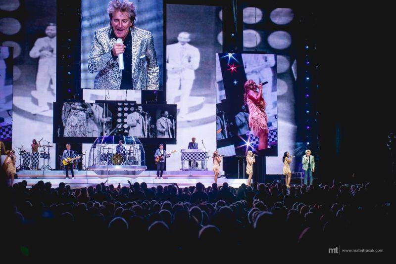 Rod Stewart poprvé v Česku: V pražské O2 areně přehrál všechny svoje zásadní hity