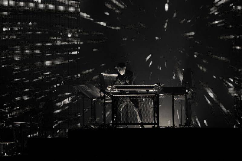 Jean-Michel Jarre předváděl v Praze vizuální kouzla. V O2 areně představil projekt Electronica