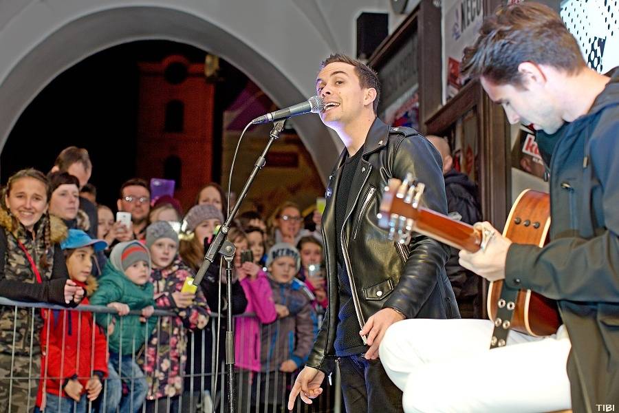 Slza fanouškům v Českých Budějovicích podepsala knihu