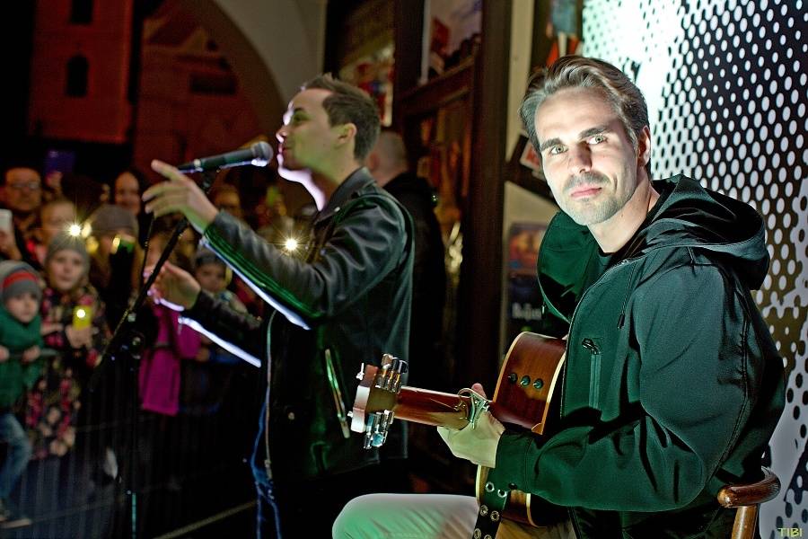 Slza fanouškům v Českých Budějovicích podepsala knihu