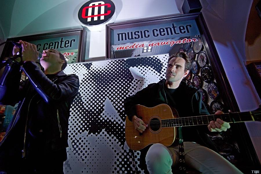 Slza fanouškům v Českých Budějovicích podepsala knihu