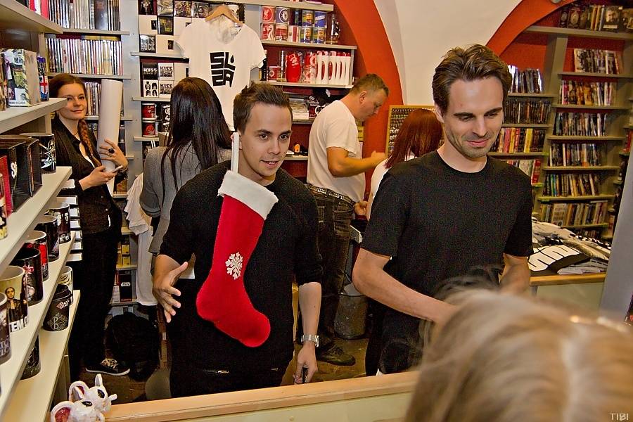 Slza fanouškům v Českých Budějovicích podepsala knihu