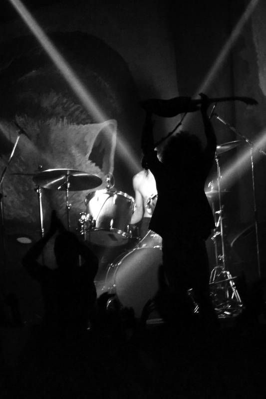 Wolfmother v Roxy: Nad Prahou zavyla australská vlčí smečka!