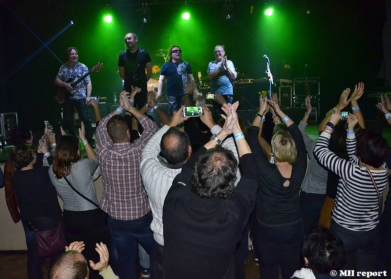 Olympic to rozjel v plzeňské Šeříkovce, s kapelou zpíval celý sál