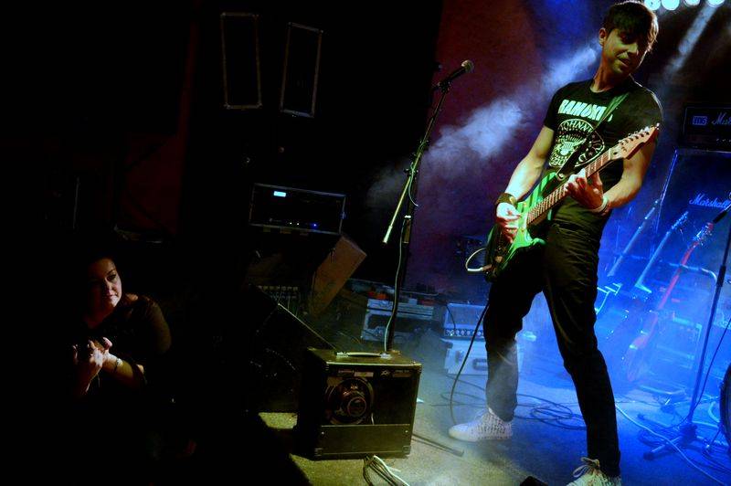 Imodium a OVOCE na společné šňůře: Jejich spojení je drsně hravé a uvěřitelné