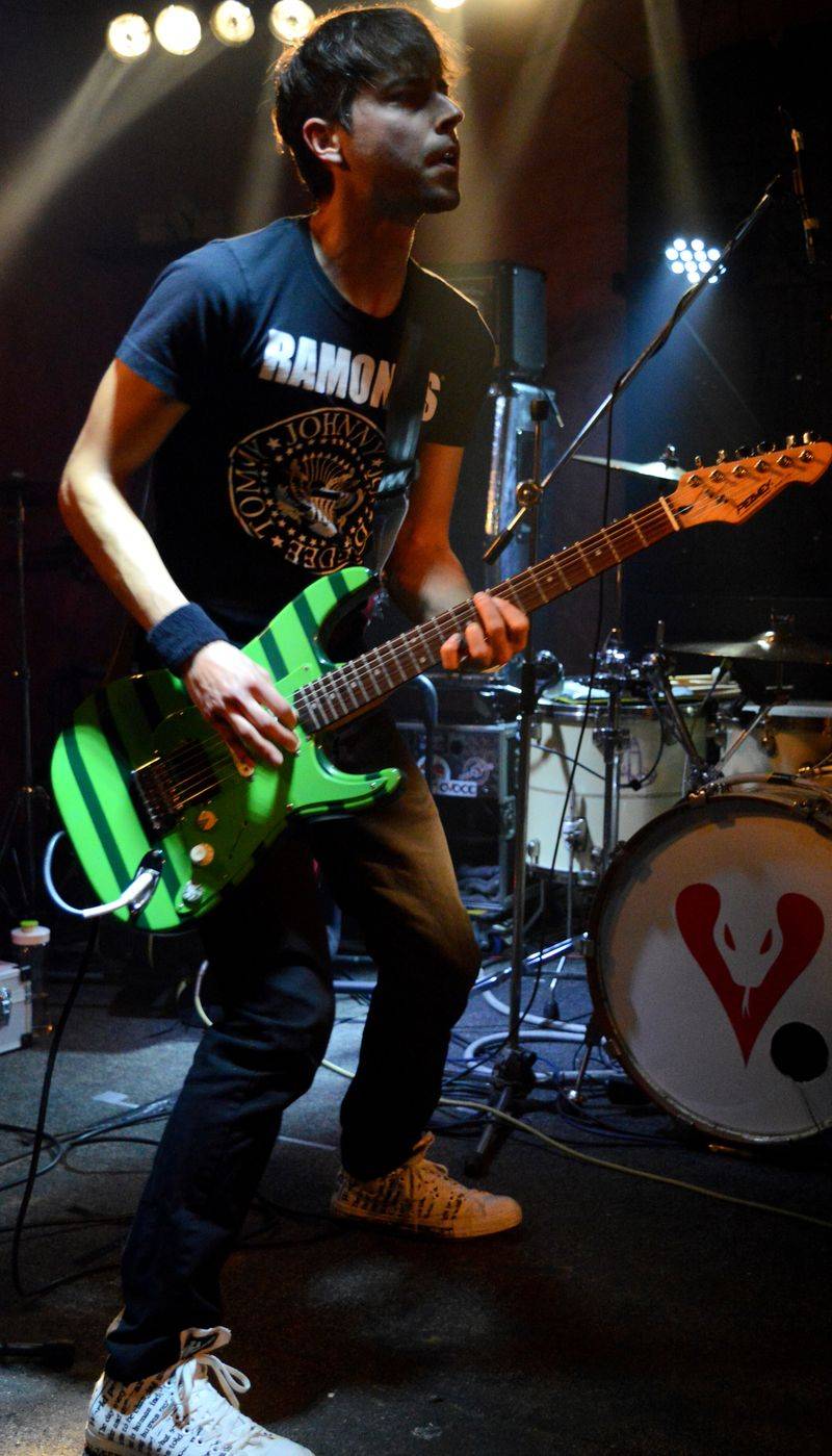 Imodium a OVOCE na společné šňůře: Jejich spojení je drsně hravé a uvěřitelné