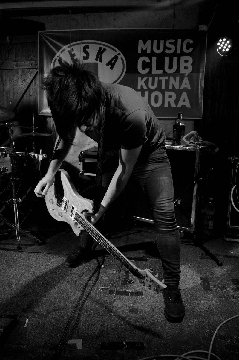 Imodium a OVOCE na společné šňůře: Jejich spojení je drsně hravé a uvěřitelné