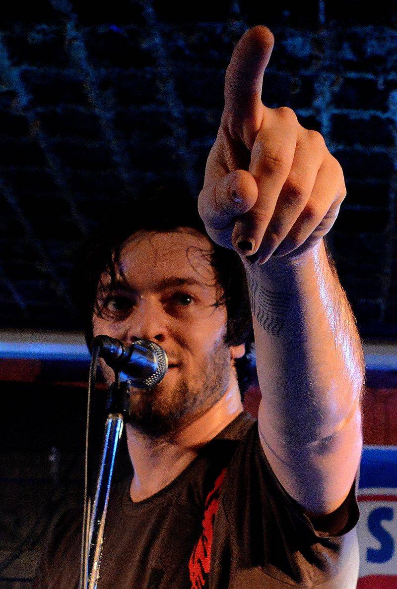 Imodium a OVOCE na společné šňůře: Jejich spojení je drsně hravé a uvěřitelné