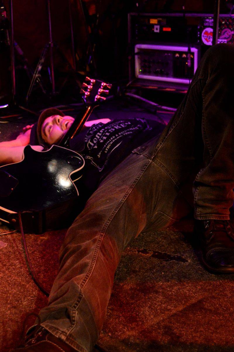 Imodium a OVOCE na společné šňůře: Jejich spojení je drsně hravé a uvěřitelné