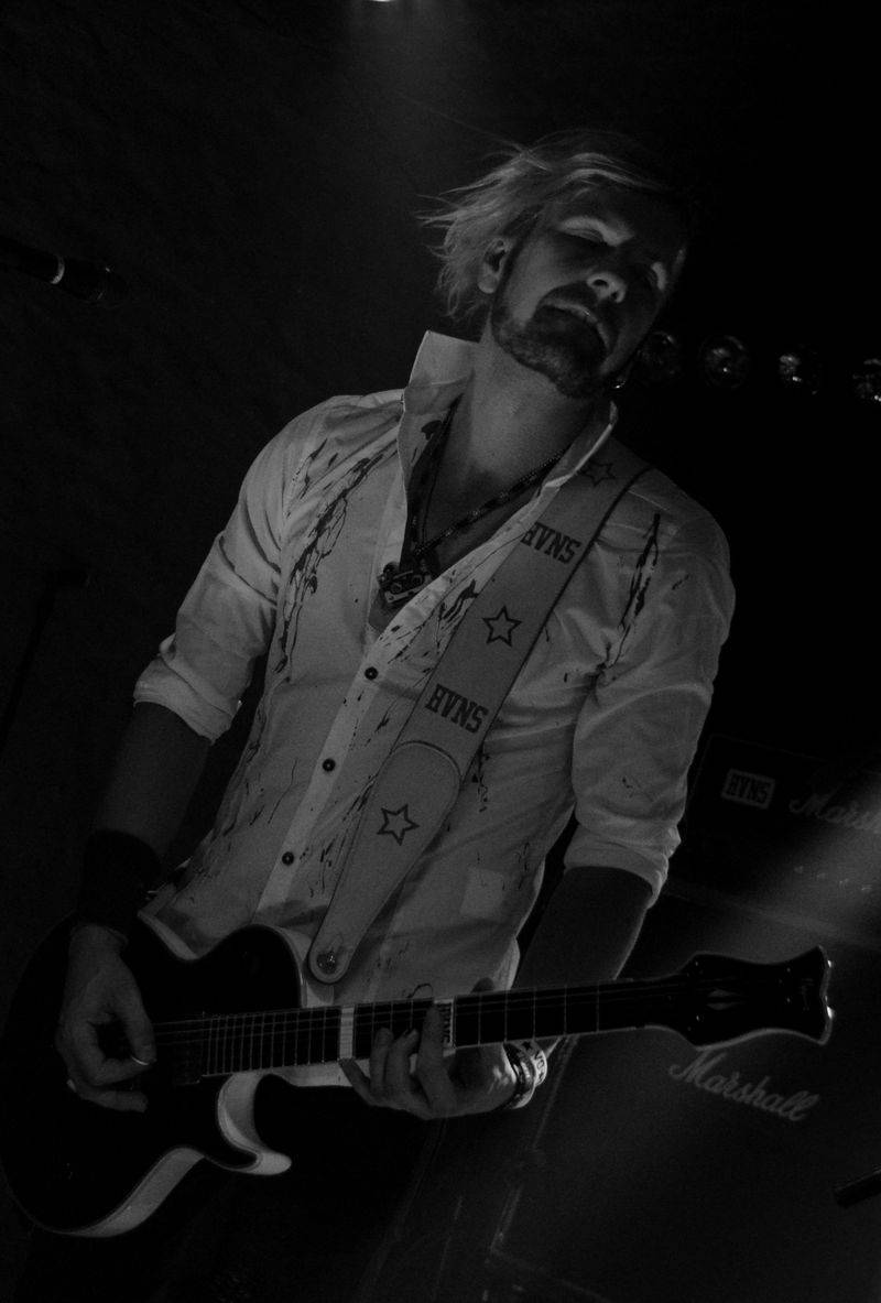 Imodium a OVOCE na společné šňůře: Jejich spojení je drsně hravé a uvěřitelné