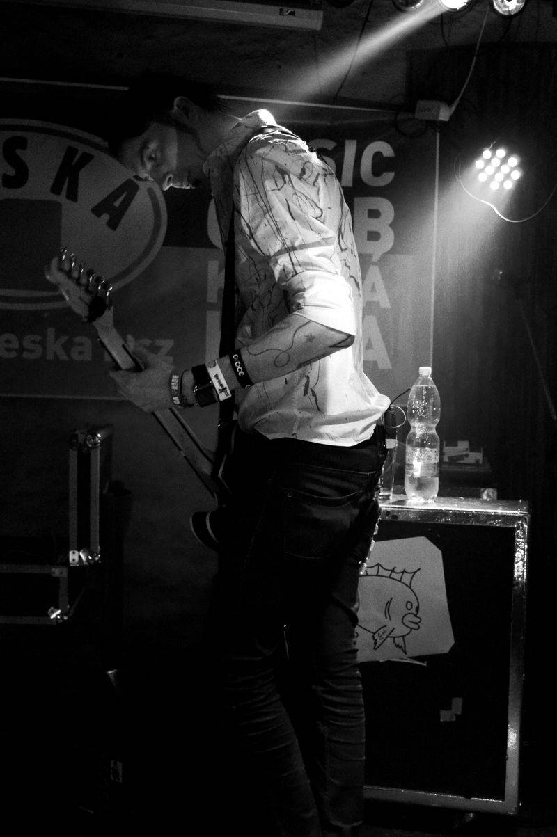 Imodium a OVOCE na společné šňůře: Jejich spojení je drsně hravé a uvěřitelné