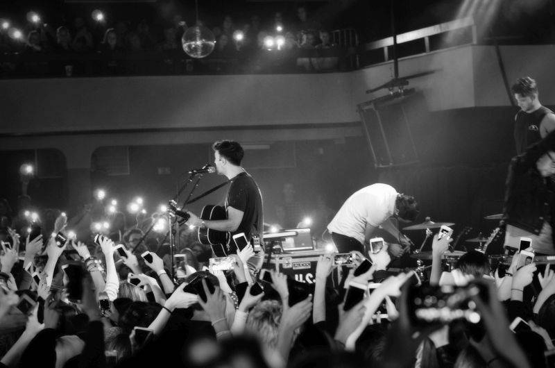 Melanie Martinez vystoupila v Praze nachlazená, fanoušci jí ale vydatně pomáhali