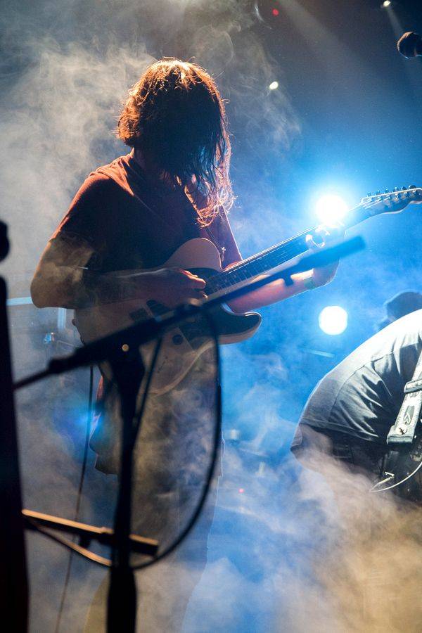 The Qemists v Brně splynuli s publikem: Nošení na rukou si všichni užili dosyta