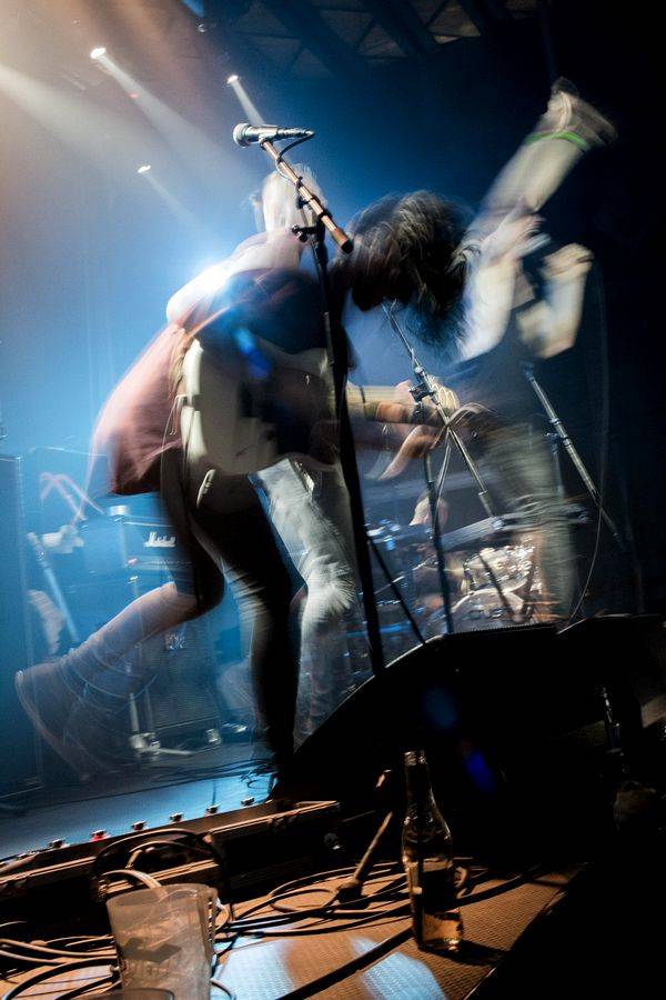 The Qemists v Brně splynuli s publikem: Nošení na rukou si všichni užili dosyta