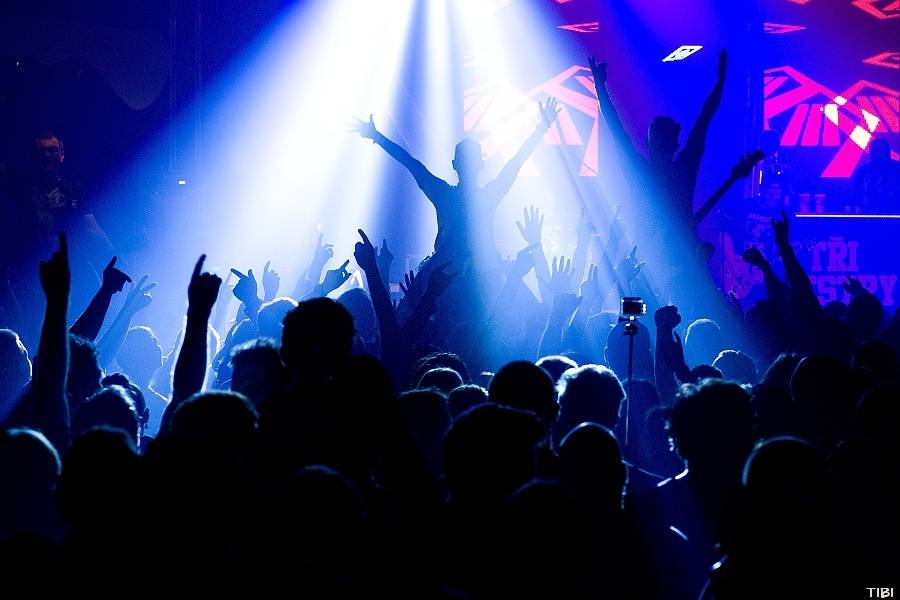 Tři sestry a Horkýže slíže v Českých Budějovicích zahájili Bratia a Sestry Tour