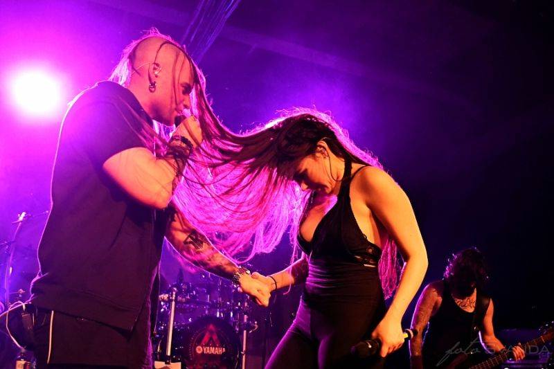 Amaranthe s hosty rozpoutali v Praze metalové peklo