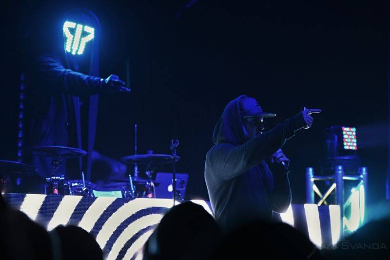 Amaranthe s hosty rozpoutali v Praze metalové peklo