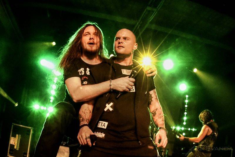 Amaranthe s hosty rozpoutali v Praze metalové peklo