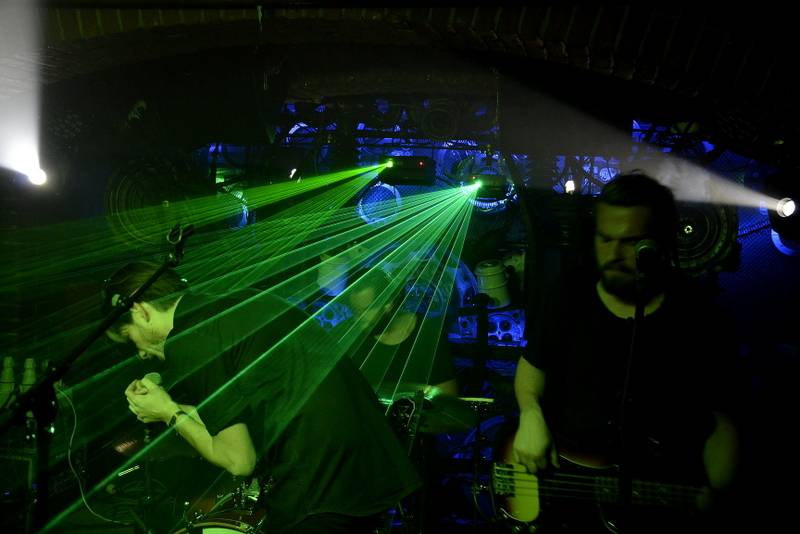 No Distance Paradise uvedli v Cross Clubu svou novou desku Pieces