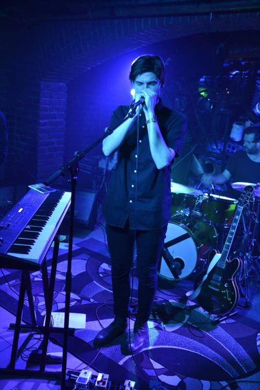 No Distance Paradise uvedli v Cross Clubu svou novou desku Pieces