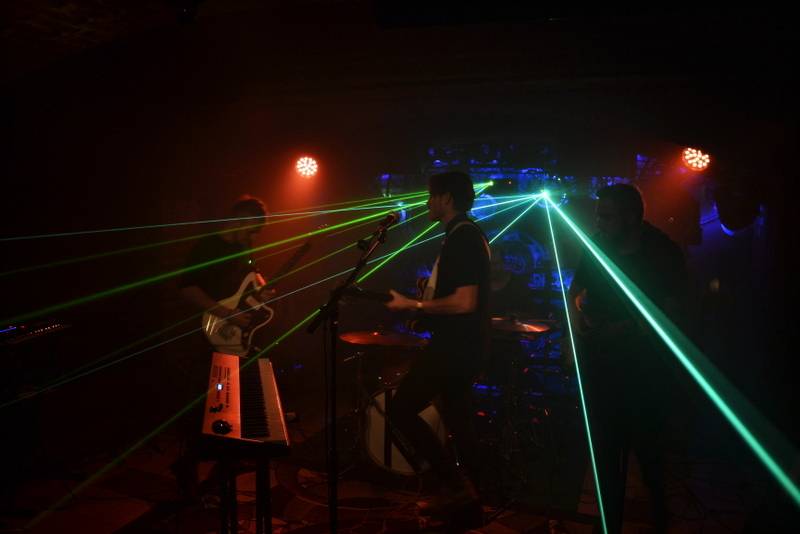 No Distance Paradise uvedli v Cross Clubu svou novou desku Pieces