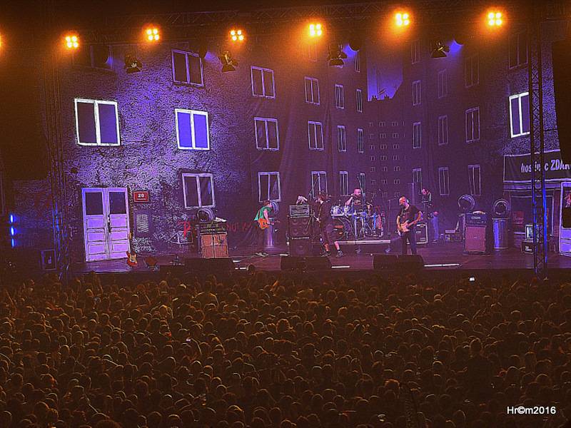 Wohnout si na oslavách dvacetiletí potykali s Evou Pilarovou