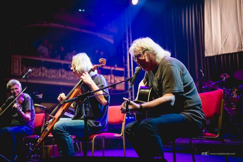 J.A.R. s funkovou jízdou ovládli Lucernu. Dorazil i Vladimír Mišík