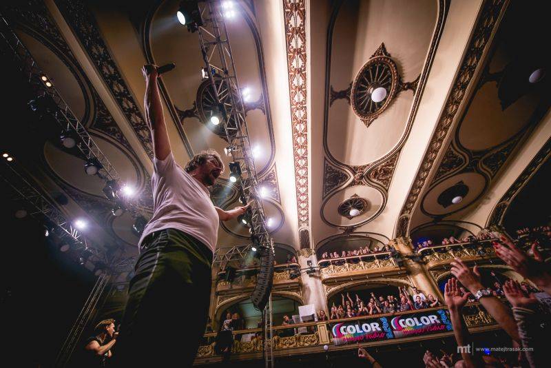 J.A.R. s funkovou jízdou ovládli Lucernu. Dorazil i Vladimír Mišík