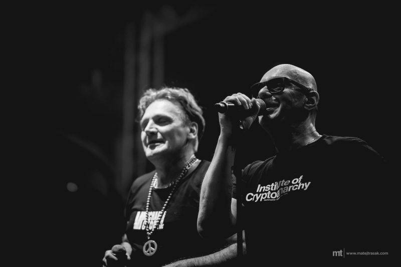 J.A.R. s funkovou jízdou ovládli Lucernu. Dorazil i Vladimír Mišík