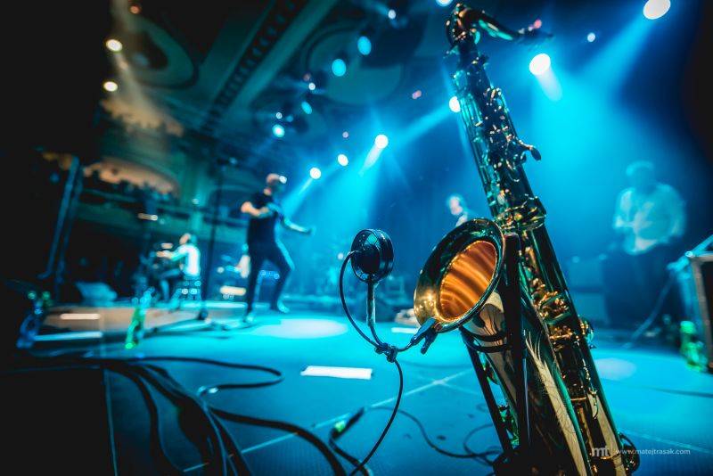 J.A.R. s funkovou jízdou ovládli Lucernu. Dorazil i Vladimír Mišík