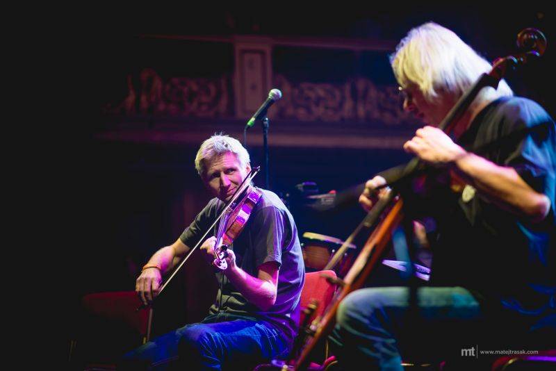 J.A.R. s funkovou jízdou ovládli Lucernu. Dorazil i Vladimír Mišík