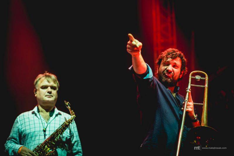 J.A.R. s funkovou jízdou ovládli Lucernu. Dorazil i Vladimír Mišík