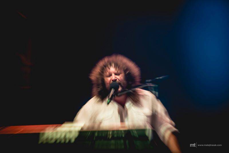 J.A.R. s funkovou jízdou ovládli Lucernu. Dorazil i Vladimír Mišík