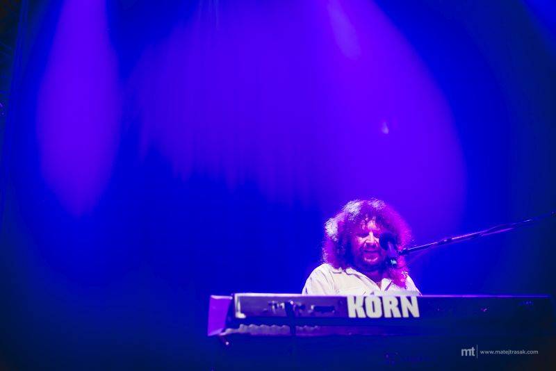 J.A.R. s funkovou jízdou ovládli Lucernu. Dorazil i Vladimír Mišík