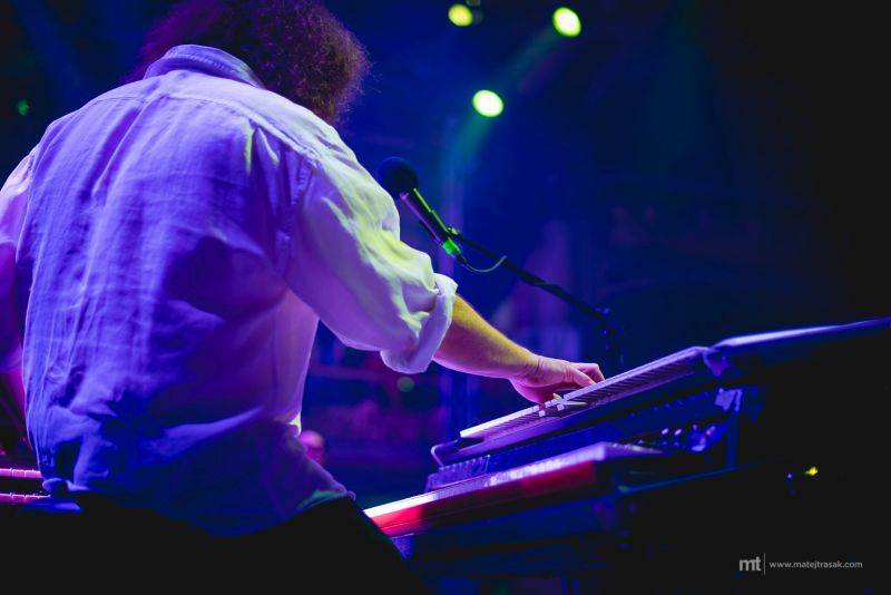 J.A.R. s funkovou jízdou ovládli Lucernu. Dorazil i Vladimír Mišík