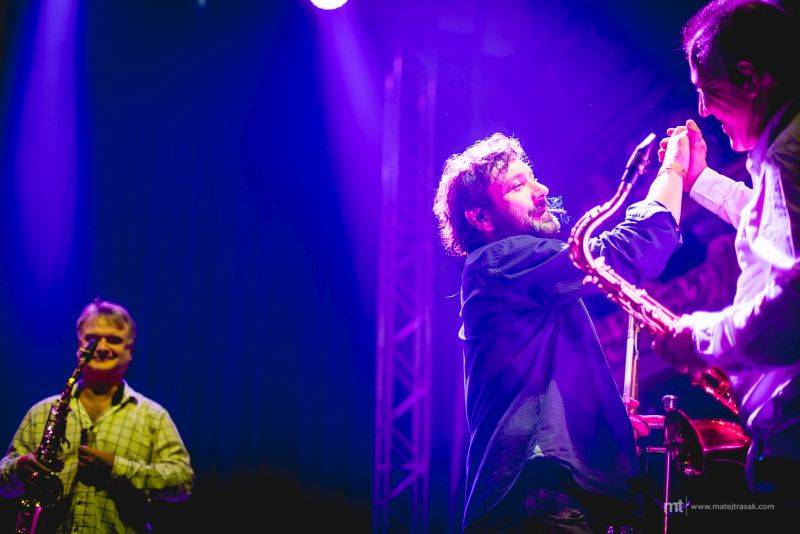 J.A.R. s funkovou jízdou ovládli Lucernu. Dorazil i Vladimír Mišík