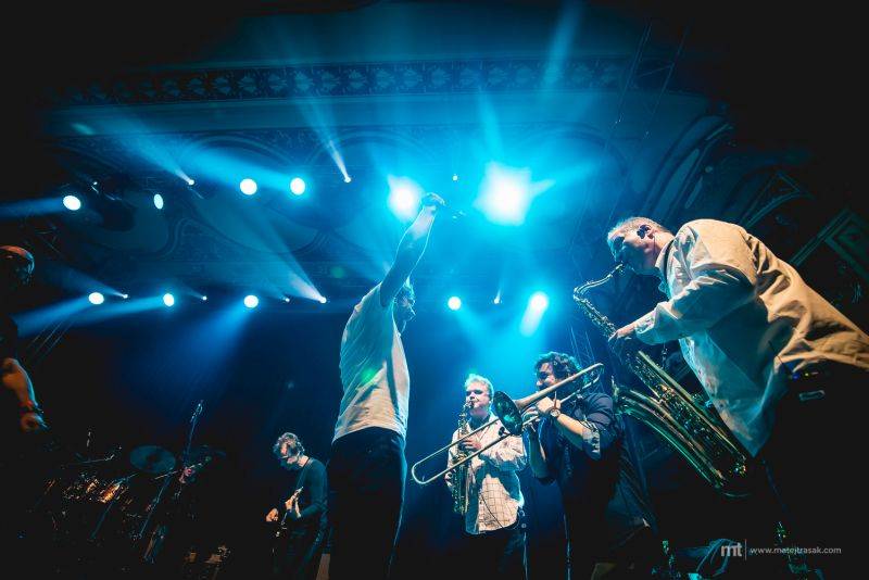 J.A.R. s funkovou jízdou ovládli Lucernu. Dorazil i Vladimír Mišík