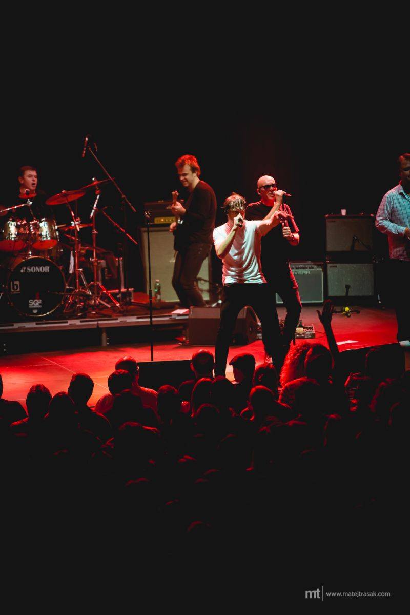 J.A.R. s funkovou jízdou ovládli Lucernu. Dorazil i Vladimír Mišík