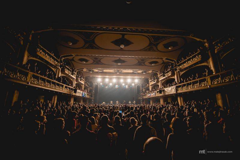 J.A.R. s funkovou jízdou ovládli Lucernu. Dorazil i Vladimír Mišík