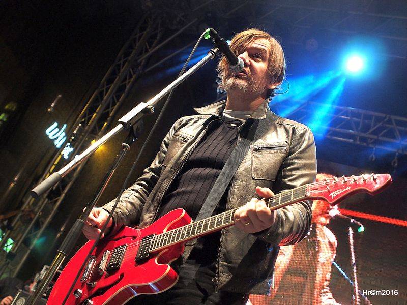 Václavákem zněly budíky: Výročí Sametové revoluce uctili Michal Pavlíček, Emma Smetana, Michal Hrůza a další