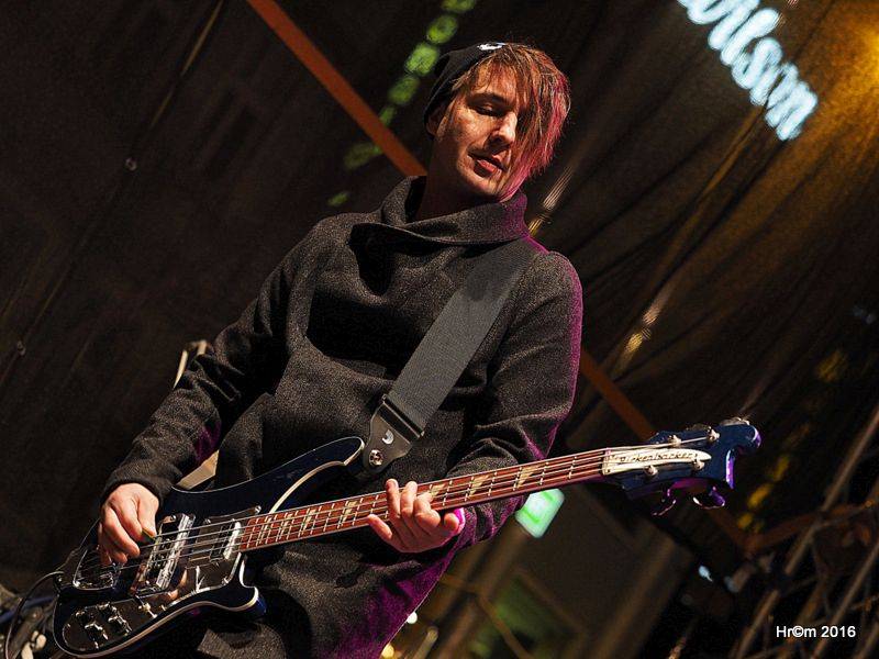 Václavákem zněly budíky: Výročí Sametové revoluce uctili Michal Pavlíček, Emma Smetana, Michal Hrůza a další