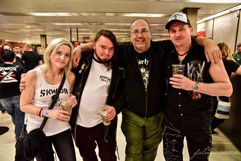 Škwor slavil plnoletost: V pražském Kongresovém centru padal sníh a šlehaly plameny