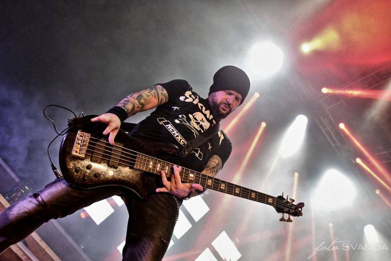 Škwor slavil plnoletost: V pražském Kongresovém centru padal sníh a šlehaly plameny