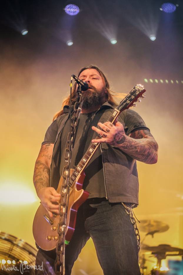 Škwor vyprodali Kongresák. V rámci dvouhodinové show předvedli bigbít na světové úrovni