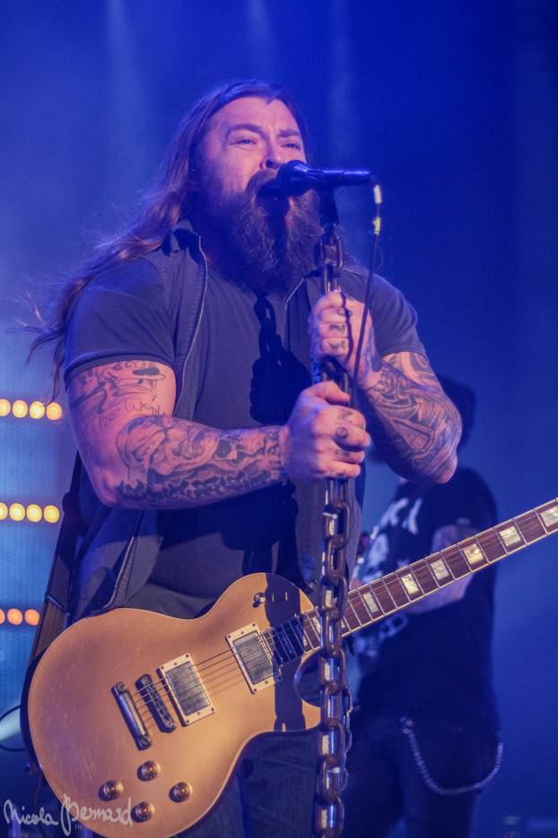 Škwor vyprodali Kongresák. V rámci dvouhodinové show předvedli bigbít na světové úrovni