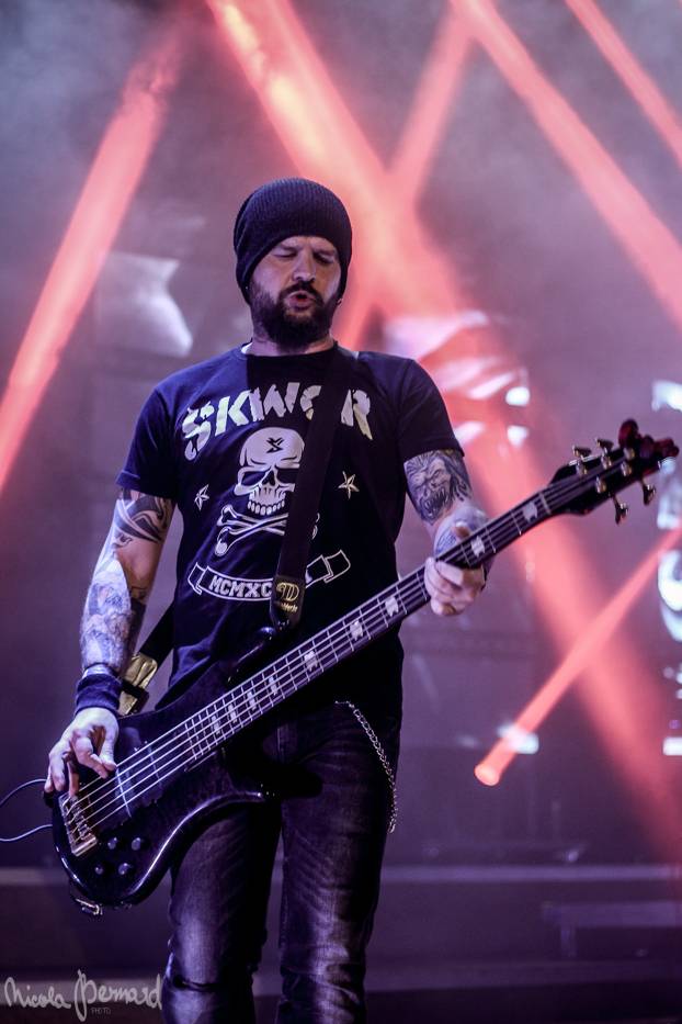 Škwor vyprodali Kongresák. V rámci dvouhodinové show předvedli bigbít na světové úrovni